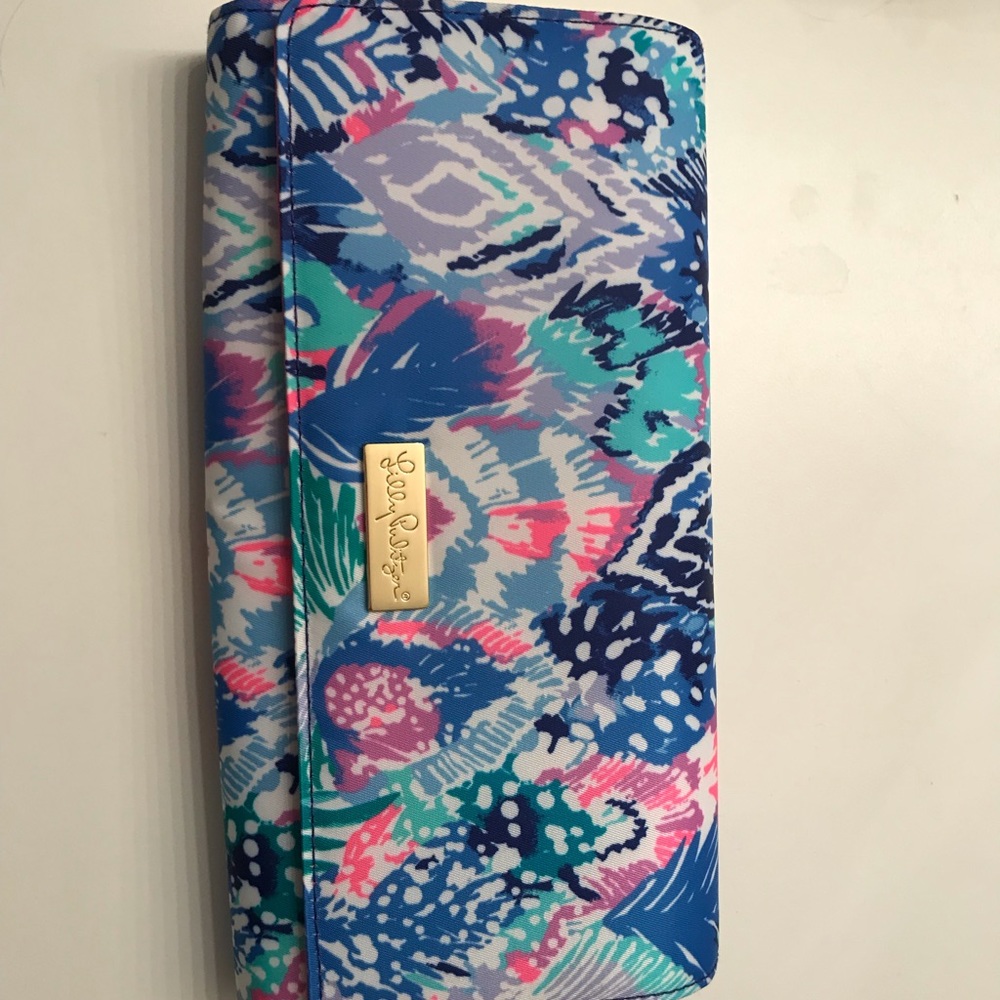 Lilly Pulitzer travel wallet NWOT